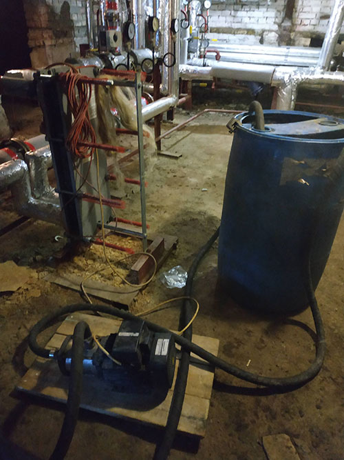 Проведение гидрохимической промывки системы горячего водоснабжения  жилого дома в г.Ломоносов